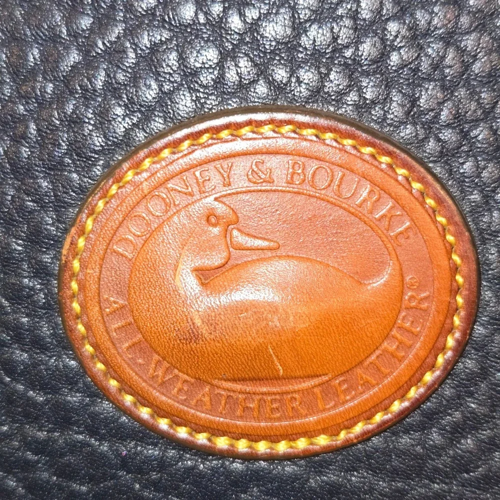 Dooney & Bourke VTG Over Under Marble Bag 7X6X2 Navy & Tan‎ All Weather Leather